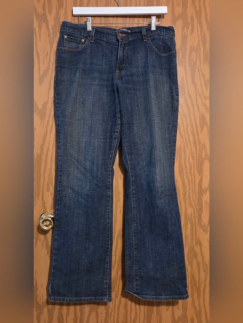 Levi’s 550 Relaxed Boot Cut Jeans - size 12 medium